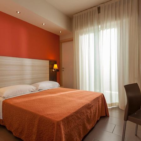 Hotel Aurora Mare Rimini Dış mekan fotoğraf